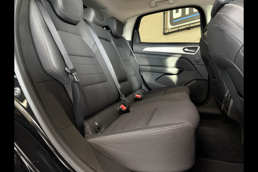 Renault Arkana 1.3 TCe Intens 140pk | Groot Navi | Bose | 18" | ACC | Blindspot | Camera | 100% dealer onderhouden!