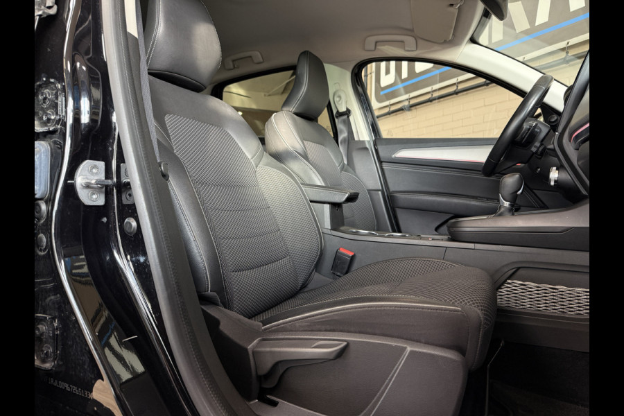 Renault Arkana 1.3 TCe Intens 140pk | Groot Navi | Bose | 18" | ACC | Blindspot | Camera | 100% dealer onderhouden!