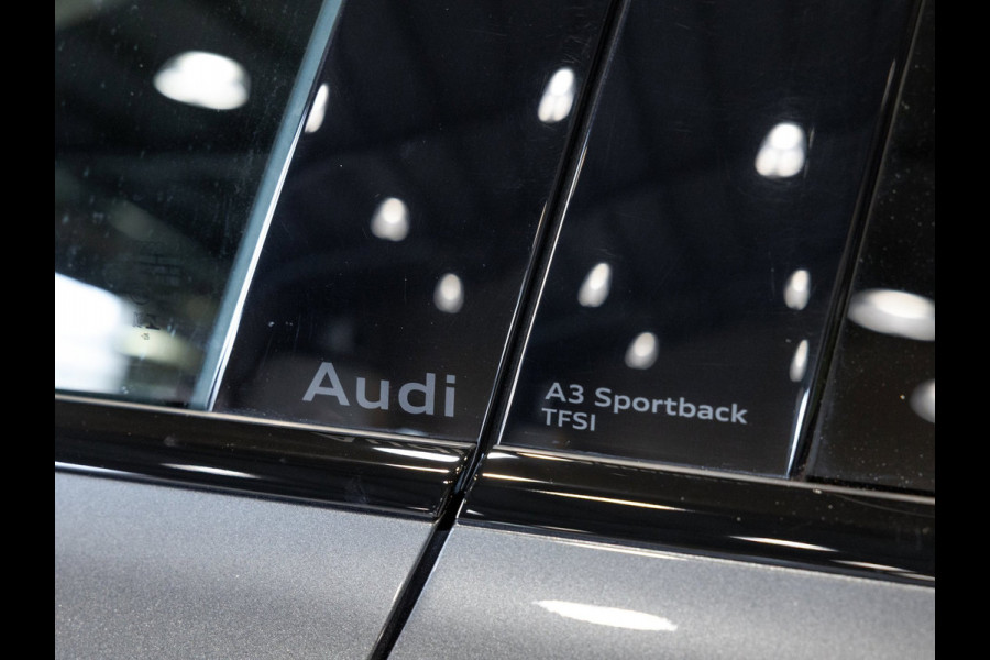 Audi A3 Sportback 35 TFSI S edition / 150pk / Maxton / Panorama dak / Sonos / Achteruitrij camera /