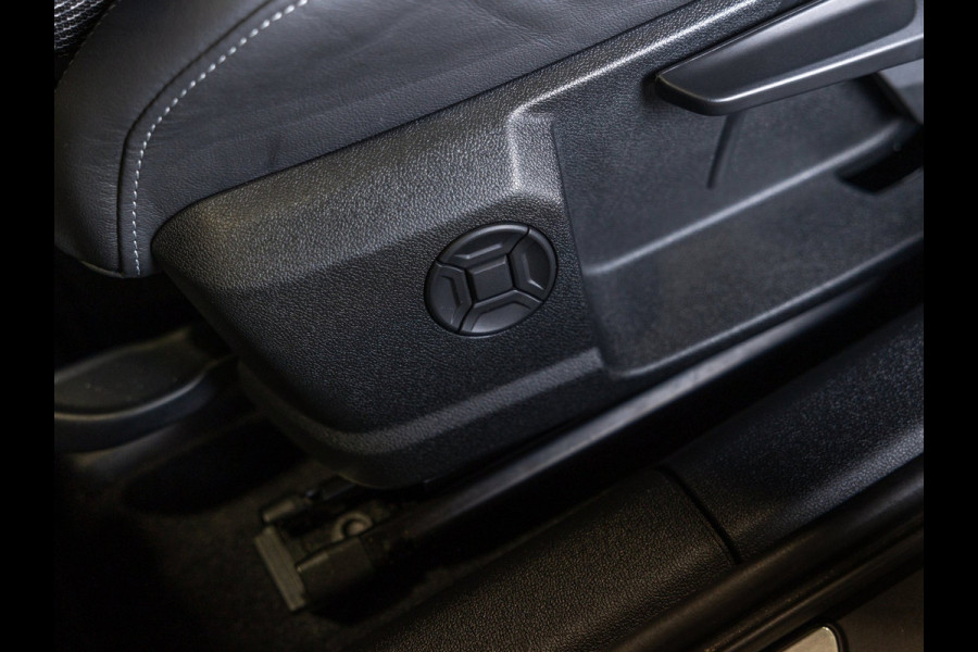 Audi A3 Sportback 35 TFSI S edition / 150pk / Maxton / Panorama dak / Sonos / Achteruitrij camera /