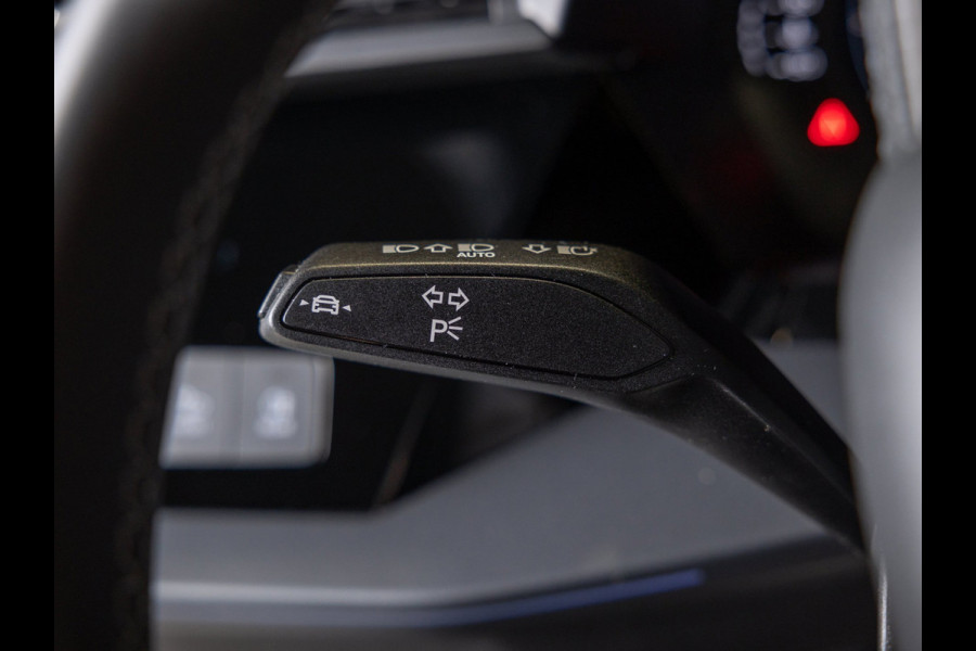 Audi A3 Sportback 35 TFSI S edition / 150pk / Maxton / Panorama dak / Sonos / Achteruitrij camera /