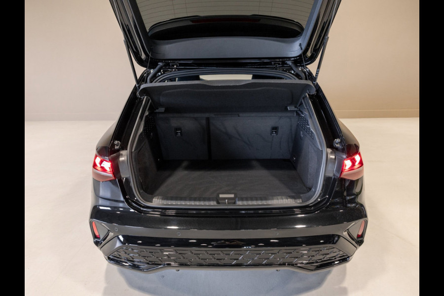 Audi A3 Sportback 35 TFSI S edition / 150pk / Panorama dak / Sonos / Achteruitrij camera /