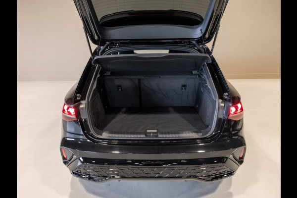 Audi A3 Sportback 35 TFSI S edition / 150pk / Panorama dak / Sonos / Achteruitrij camera /