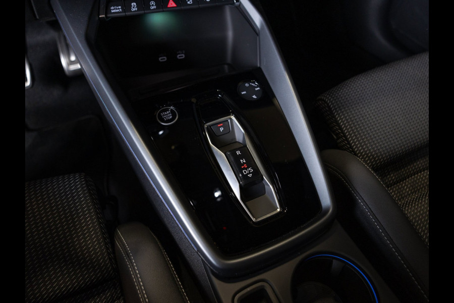 Audi A3 Sportback 35 TFSI S edition / 150pk / Panorama dak / Sonos / Achteruitrij camera /