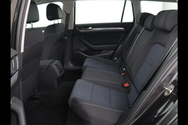 Volkswagen Passat 1.4 TSI PHEV GTE | Stoelverwarming | Adaptive cruise | Carplay | Navigatie | 18'' | Matrix LED | Parkeerhulp | Bluetooth | Plug In