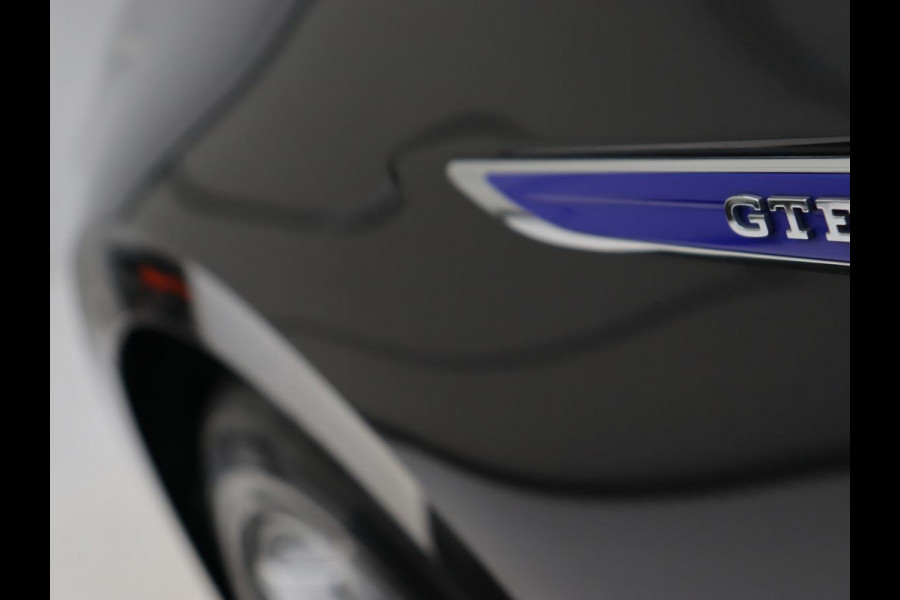 Volkswagen Passat 1.4 TSI PHEV GTE | Stoelverwarming | Adaptive cruise | Carplay | Navigatie | 18'' | Matrix LED | Parkeerhulp | Bluetooth | Plug In