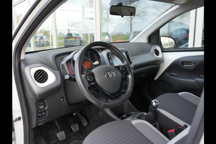 Toyota Aygo 1.0 VVT-i x-play | Achteruitrijcamera | DAB |