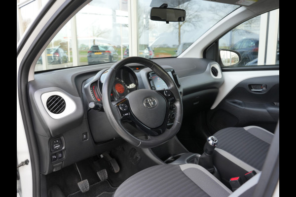 Toyota Aygo 1.0 VVT-i x-play | Achteruitrijcamera | DAB |