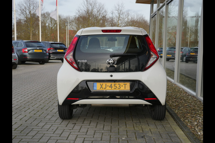 Toyota Aygo 1.0 VVT-i x-play | Achteruitrijcamera | DAB |