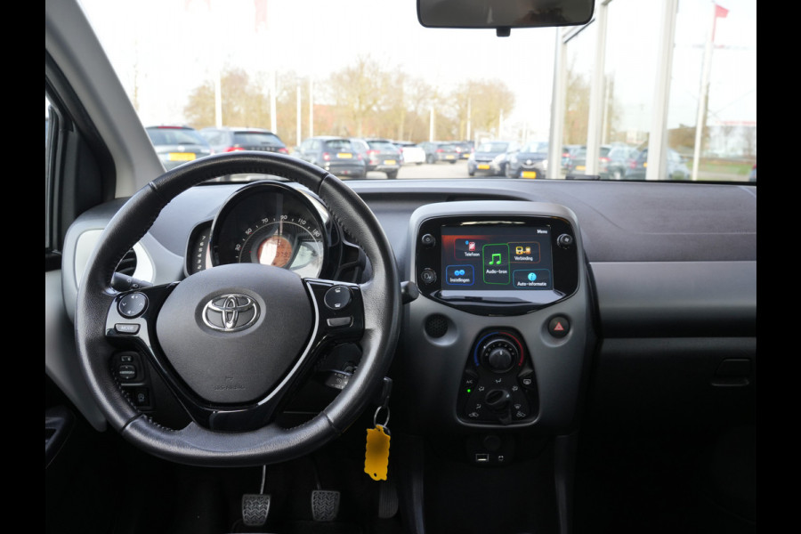 Toyota Aygo 1.0 VVT-i x-play | Achteruitrijcamera | DAB |