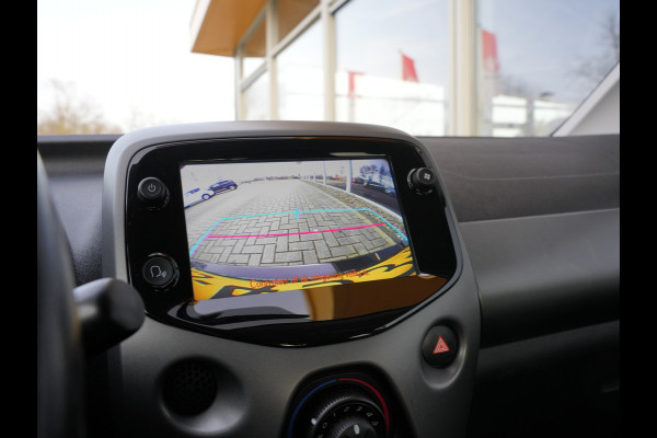 Toyota Aygo 1.0 VVT-i x-play | Achteruitrijcamera | DAB |