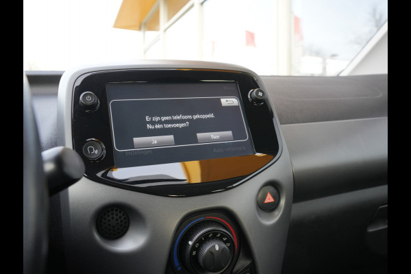 Toyota Aygo 1.0 VVT-i x-play | Achteruitrijcamera | DAB |