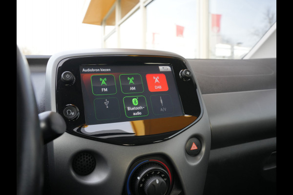 Toyota Aygo 1.0 VVT-i x-play | Achteruitrijcamera | DAB |