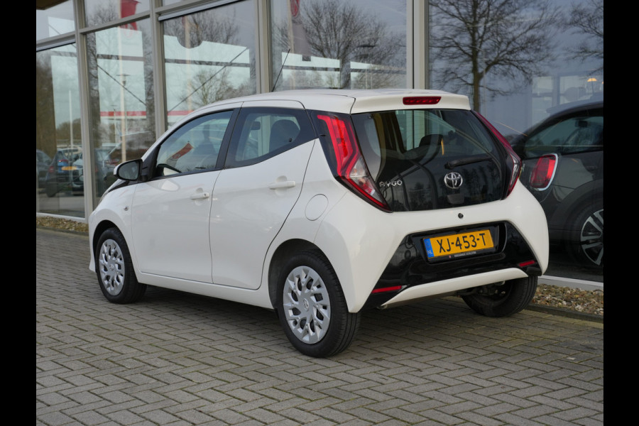 Toyota Aygo 1.0 VVT-i x-play | Achteruitrijcamera | DAB |