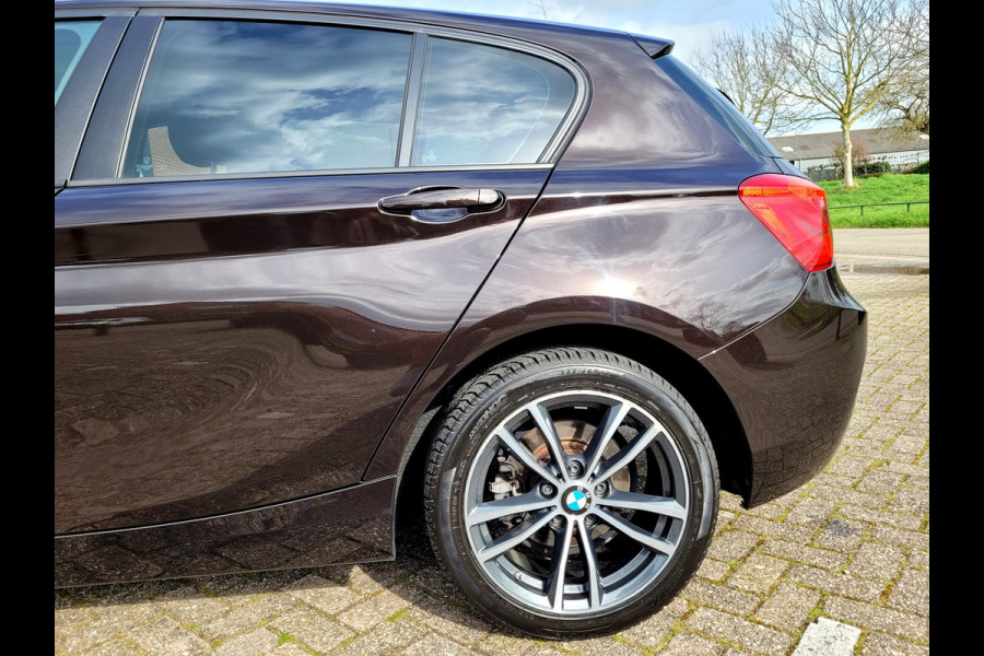 BMW 1-serie 118i Sportstoel, LED (Sparkling Brown Metallic), NL-NAP