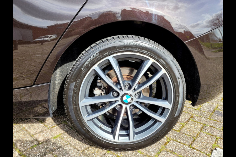BMW 1-serie 118i Sportstoel, LED (Sparkling Brown Metallic), NL-NAP