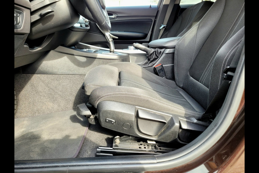 BMW 1-serie 118i Sportstoel, LED (Sparkling Brown Metallic), NL-NAP