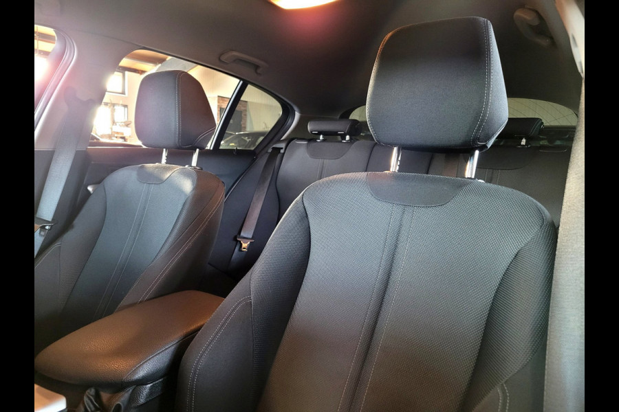 BMW 1-serie 118i Sportstoel, LED (Sparkling Brown Metallic), NL-NAP