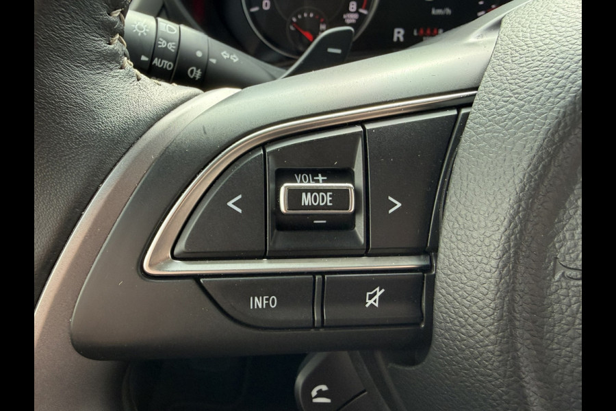 Suzuki Swift 1.2 Style Smart Hybrid Automaat Adaptive Cruise Climate control LED Navi Apple / Android Achteruitrijcamera