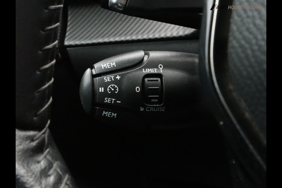 Peugeot 208 1.2 PureTech Allure Sport (ACHTERUITRIJCAMERA,APPLE CARPLAY,L.M. VELGEN,LED VERLICHTING,CRUISE CONTROL,TOPCONDITIE)