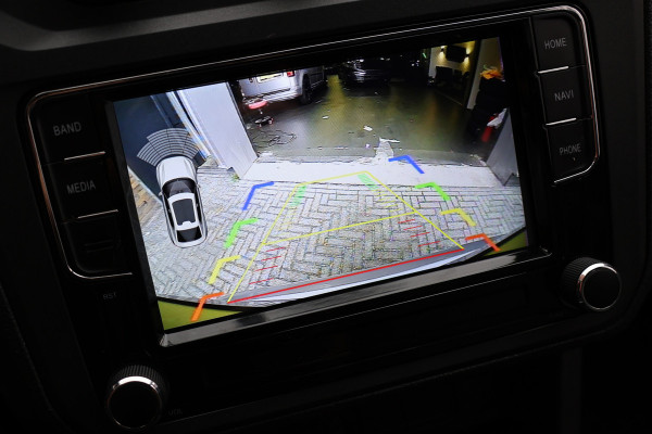 Volkswagen Caddy 2.0 TDI R-Line 185 PK | CarPlay | Stoelverwarming | Cruise control | Schroefset | Airco | Schroefset | Nieuwe APK | Sortimo inrichting