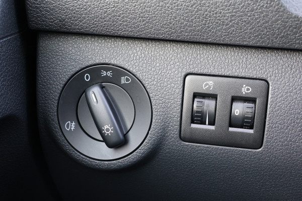 Volkswagen Caddy 2.0 TDI R-Line 185 PK | CarPlay | Stoelverwarming | Cruise control | Schroefset | Airco | Schroefset | Nieuwe APK | Sortimo inrichting