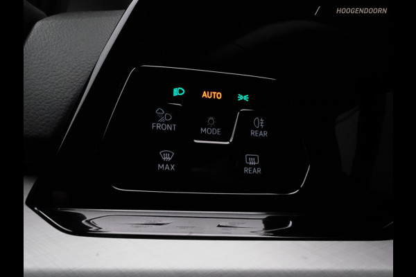 Volkswagen Golf 1.5 TSI Life Business Luxe (STUURVERWARMING,MEMORY STOELEN,SFEERVERLICHTING,ADAPTIVE CRUISE,CAMERA,TOPCONDITIE)