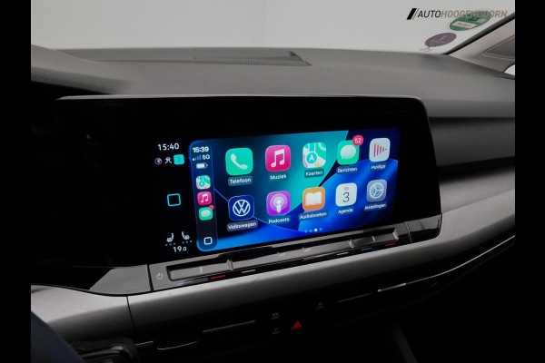 Volkswagen Golf 1.5 TSI Life Business Luxe (STUURVERWARMING,MEMORY STOELEN,SFEERVERLICHTING,ADAPTIVE CRUISE,CAMERA,TOPCONDITIE)