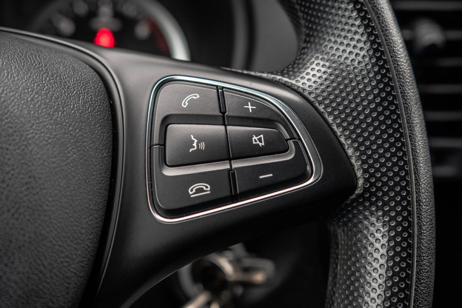 Mercedes-Benz Vito 111 CDI XL L3H1 | 5-Persoons | DC | Camera | Cruise | Airco | Trekhaak