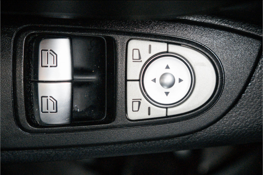 Mercedes-Benz Vito 111 CDI XL L3H1 | 5-Persoons | DC | Camera | Cruise | Airco | Trekhaak