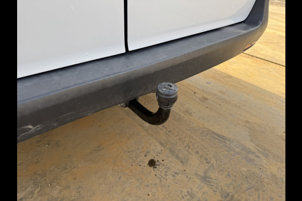 Mercedes-Benz Vito 114 1.9 CDI Automaat L2H1 Climate Control Adaptieve Cruise Side Bars Camera Carplay Trekhaak Stoelverwarming