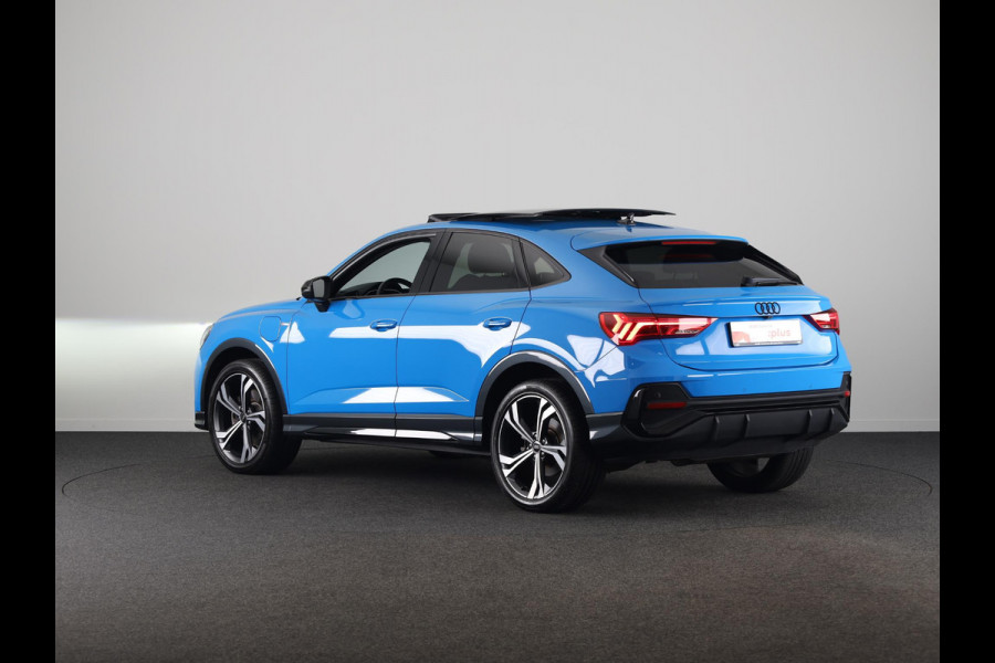 Audi Q3 Sportback 45 TFSI e S Edition 245 pk S-tronic | Navigatie | Panoramadak | Parkeersensoren | Achteruitrijcamera | Stoelverwarming | Lichtmetalen velgen 20" | S-Line |