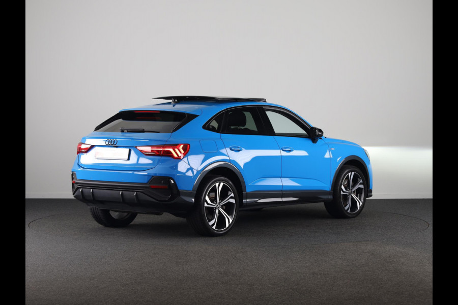 Audi Q3 Sportback 45 TFSI e S Edition 245 pk S-tronic | Navigatie | Panoramadak | Parkeersensoren | Achteruitrijcamera | Stoelverwarming | Lichtmetalen velgen 20" | S-Line |