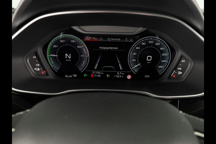 Audi Q3 Sportback 45 TFSI e S Edition 245 pk S-tronic | Navigatie | Panoramadak | Parkeersensoren | Achteruitrijcamera | Stoelverwarming | Lichtmetalen velgen 20" | S-Line |
