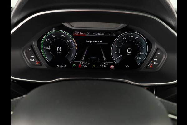 Audi Q3 Sportback 45 TFSI e S Edition 245 pk S-tronic | Navigatie | Panoramadak | Parkeersensoren | Achteruitrijcamera | Stoelverwarming | Lichtmetalen velgen 20" | S-Line |