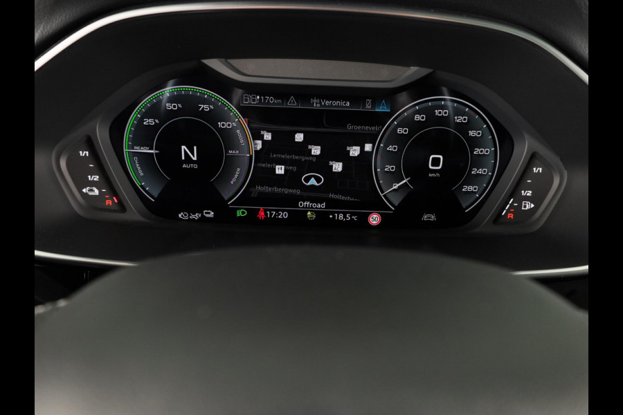 Audi Q3 Sportback 45 TFSI e S Edition 245 pk S-tronic | Navigatie | Panoramadak | Parkeersensoren | Achteruitrijcamera | Stoelverwarming | Lichtmetalen velgen 20" | S-Line |