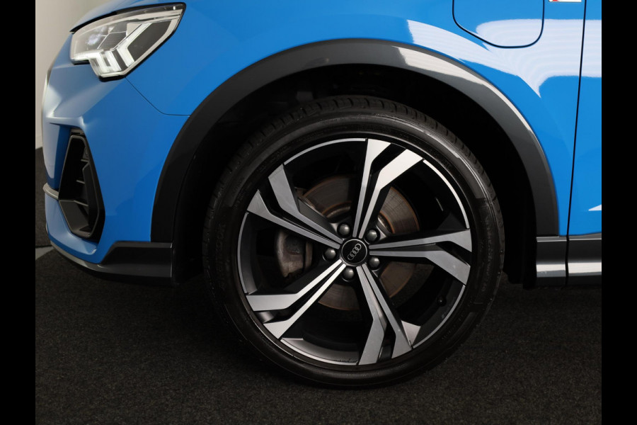 Audi Q3 Sportback 45 TFSI e S Edition 245 pk S-tronic | Navigatie | Panoramadak | Parkeersensoren | Achteruitrijcamera | Stoelverwarming | Lichtmetalen velgen 20" | S-Line |