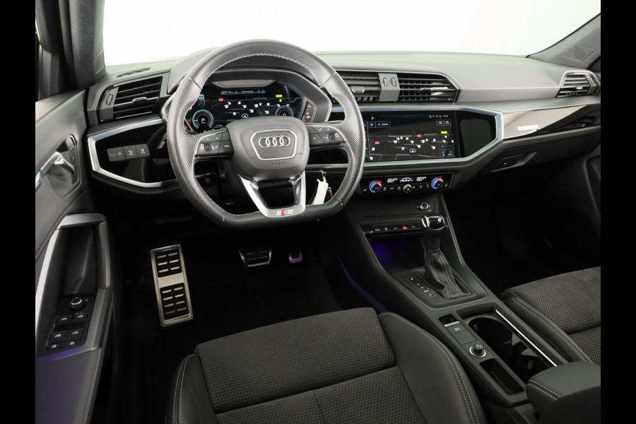 Audi Q3 Sportback 45 TFSI e S Edition 245 pk S-tronic | Navigatie | Panoramadak | Parkeersensoren | Achteruitrijcamera | Stoelverwarming | Lichtmetalen velgen 20" | S-Line |