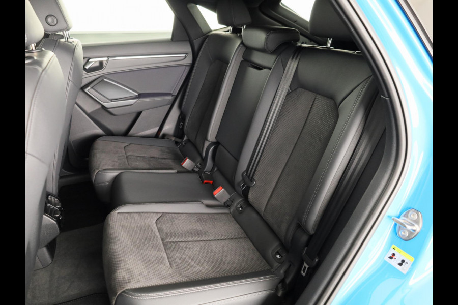 Audi Q3 Sportback 45 TFSI e S Edition 245 pk S-tronic | Navigatie | Panoramadak | Parkeersensoren | Achteruitrijcamera | Stoelverwarming | Lichtmetalen velgen 20" | S-Line |