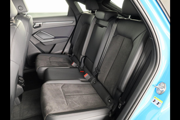 Audi Q3 Sportback 45 TFSI e S Edition 245 pk S-tronic | Navigatie | Panoramadak | Parkeersensoren | Achteruitrijcamera | Stoelverwarming | Lichtmetalen velgen 20" | S-Line |