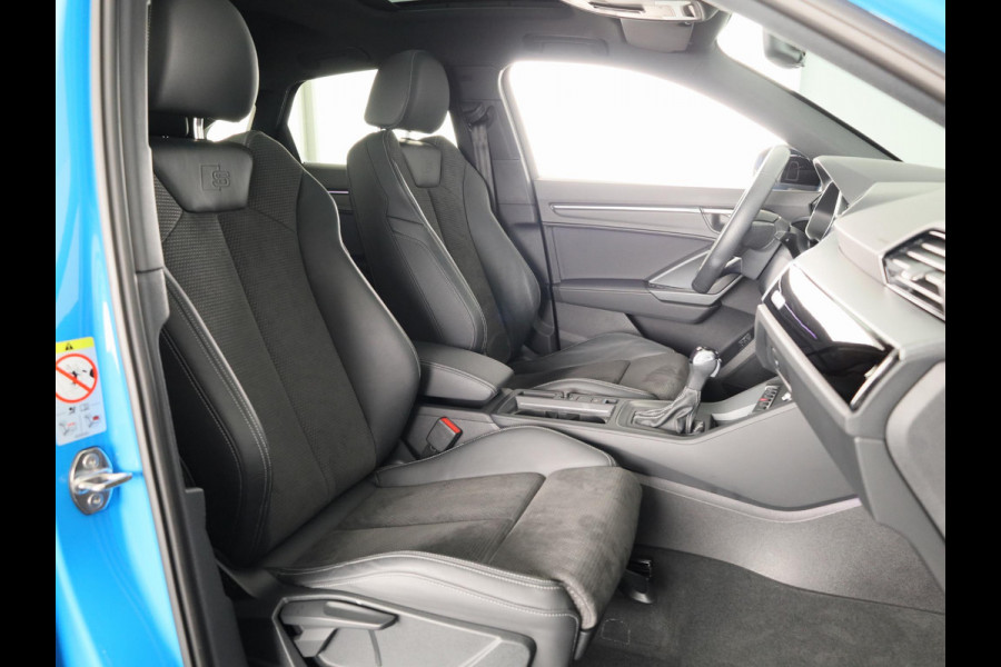Audi Q3 Sportback 45 TFSI e S Edition 245 pk S-tronic | Navigatie | Panoramadak | Parkeersensoren | Achteruitrijcamera | Stoelverwarming | Lichtmetalen velgen 20" | S-Line |