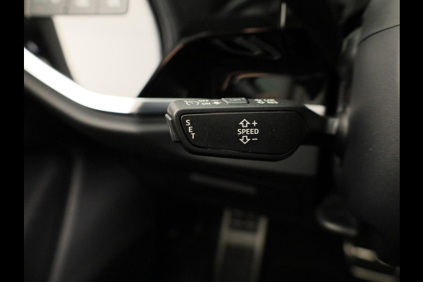 Audi Q3 Sportback 45 TFSI e S Edition 245 pk S-tronic | Navigatie | Panoramadak | Parkeersensoren | Achteruitrijcamera | Stoelverwarming | Lichtmetalen velgen 20" | S-Line |