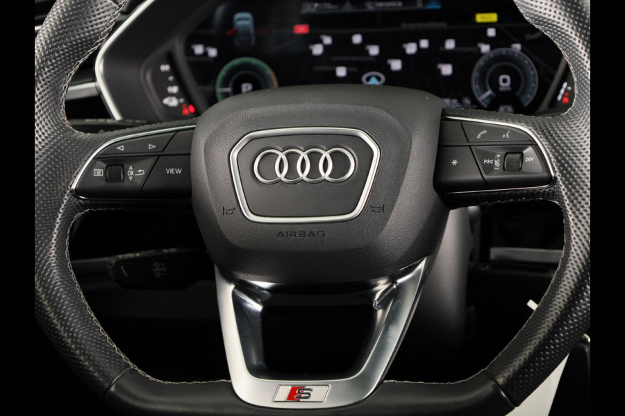 Audi Q3 Sportback 45 TFSI e S Edition 245 pk S-tronic | Navigatie | Panoramadak | Parkeersensoren | Achteruitrijcamera | Stoelverwarming | Lichtmetalen velgen 20" | S-Line |