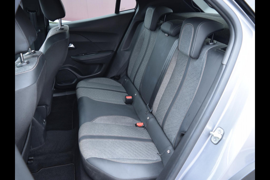 Peugeot 2008 1.2 PureTech 130 Allure CAMERA MET SENSOREN | NAVI & CARPLAY | E.C.C. |