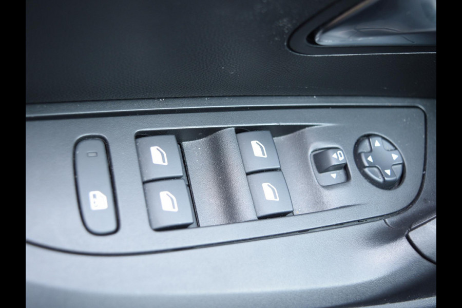 Peugeot 2008 1.2 PureTech 130 Allure CAMERA MET SENSOREN | NAVI & CARPLAY | E.C.C. |