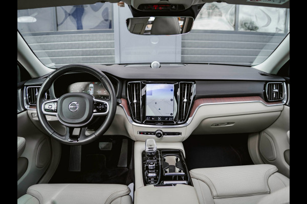 Volvo V60 2.0 T8 Twin Engine AWD Inscription Bower&Wilkins|Pano|Head-Up|Stoelverwarming|Crystal