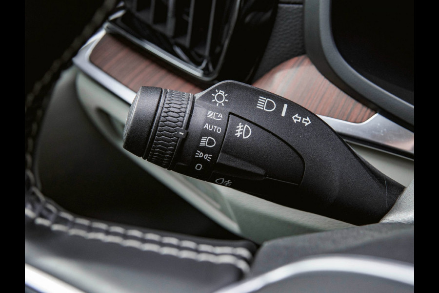 Volvo V60 2.0 T8 Twin Engine AWD Inscription Bower&Wilkins|Pano|Head-Up|Stoelverwarming|Crystal