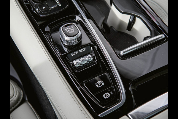 Volvo V60 2.0 T8 Twin Engine AWD Inscription Bower&Wilkins|Pano|Head-Up|Stoelverwarming|Crystal