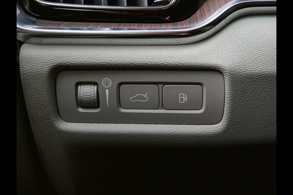 Volvo V60 2.0 T8 Twin Engine AWD Inscription Bower&Wilkins|Pano|Head-Up|Stoelverwarming|Crystal