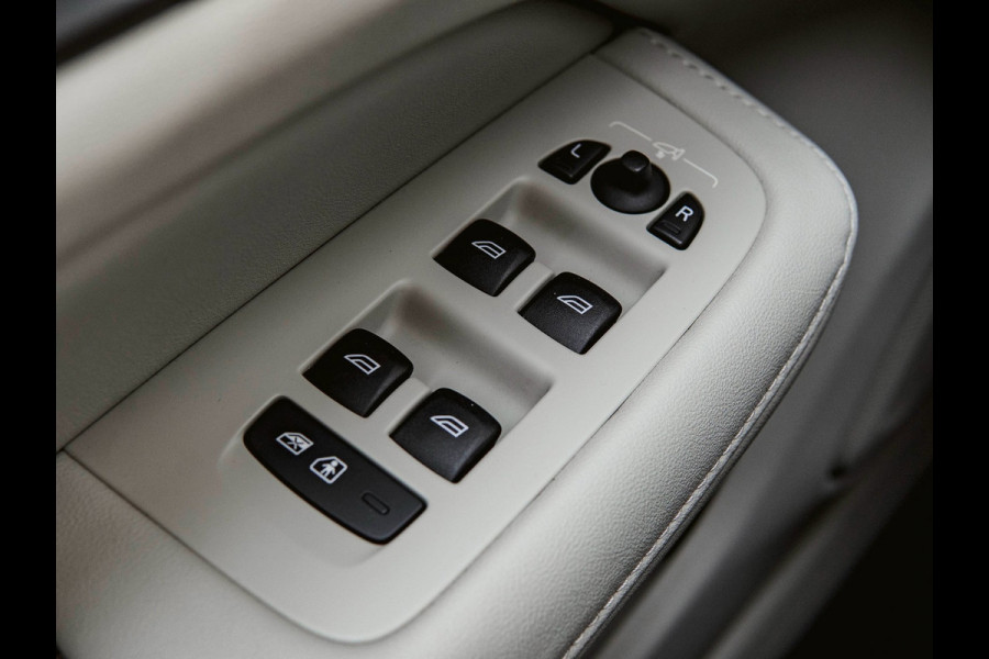 Volvo V60 2.0 T8 Twin Engine AWD Inscription Bower&Wilkins|Pano|Head-Up|Stoelverwarming|Crystal